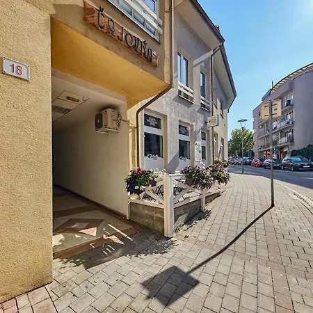 Stylish Next To Castle, Location * 브라티슬라바