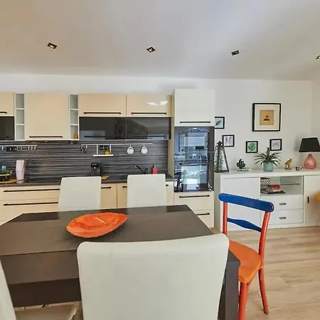 Stylish Next To Castle, Location Apartmán